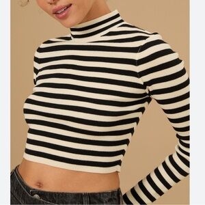 Altar'd State Mock Neck Crop